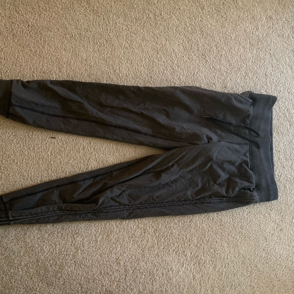 lululemon gray joggers